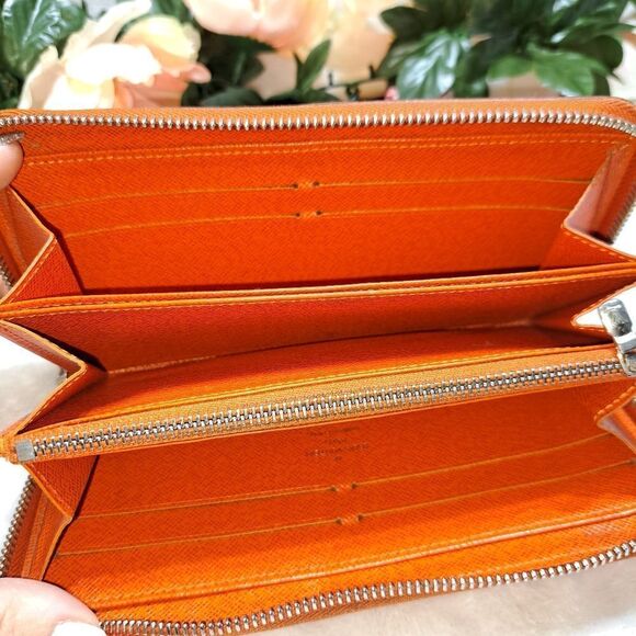 Authentic Louis Vuitton Epi Zippy Wallet with Dust Bag - Picture 13 of 17